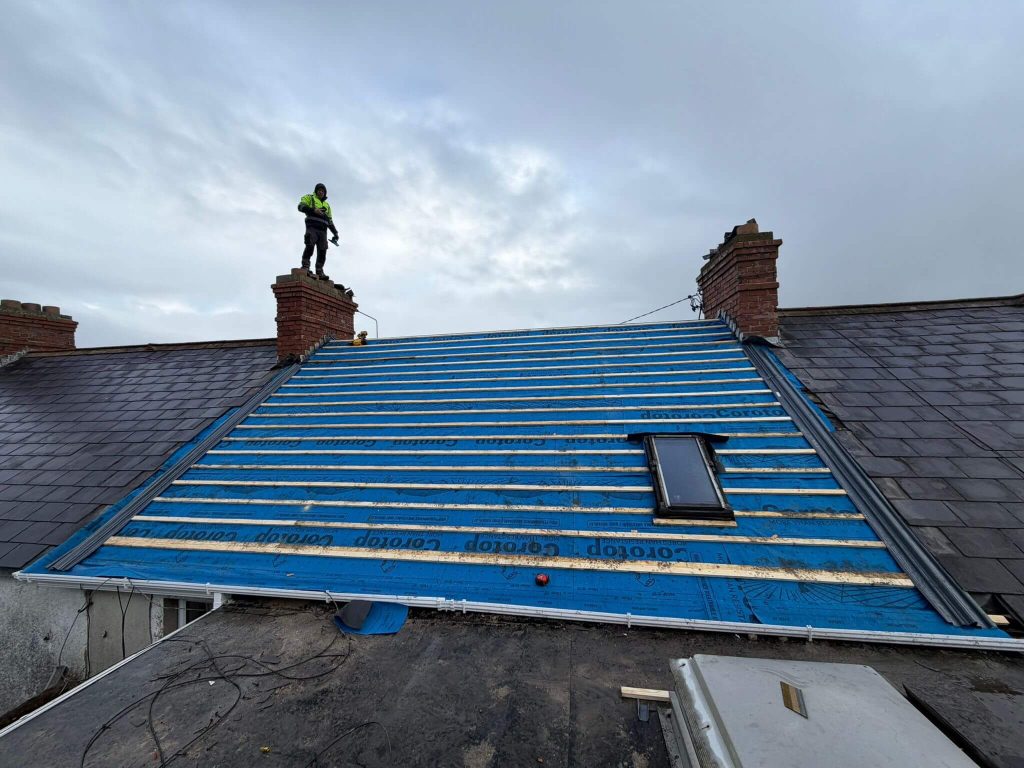 installing underlay on roof